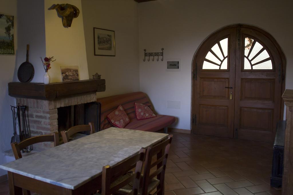 Agriturismo Monte Alzato 까팔비오 객실 사진