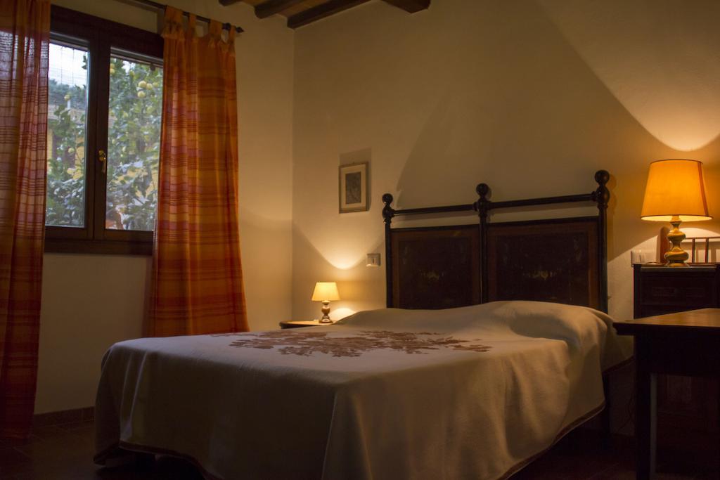 Agriturismo Monte Alzato 까팔비오 객실 사진