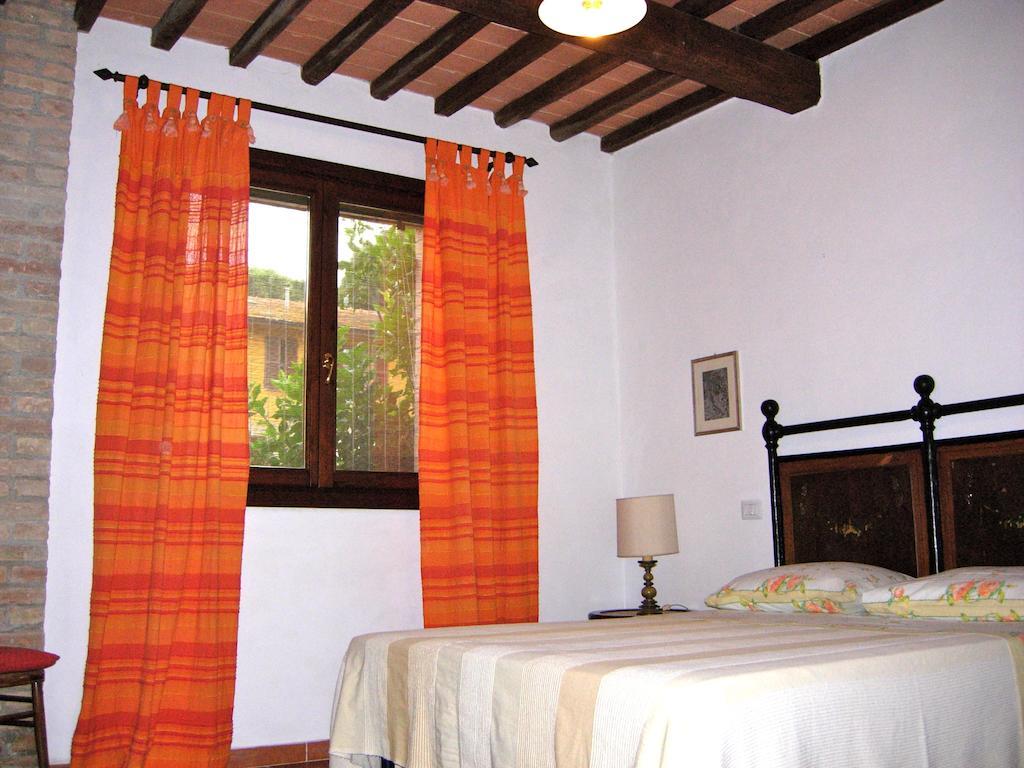 Agriturismo Monte Alzato 까팔비오 객실 사진